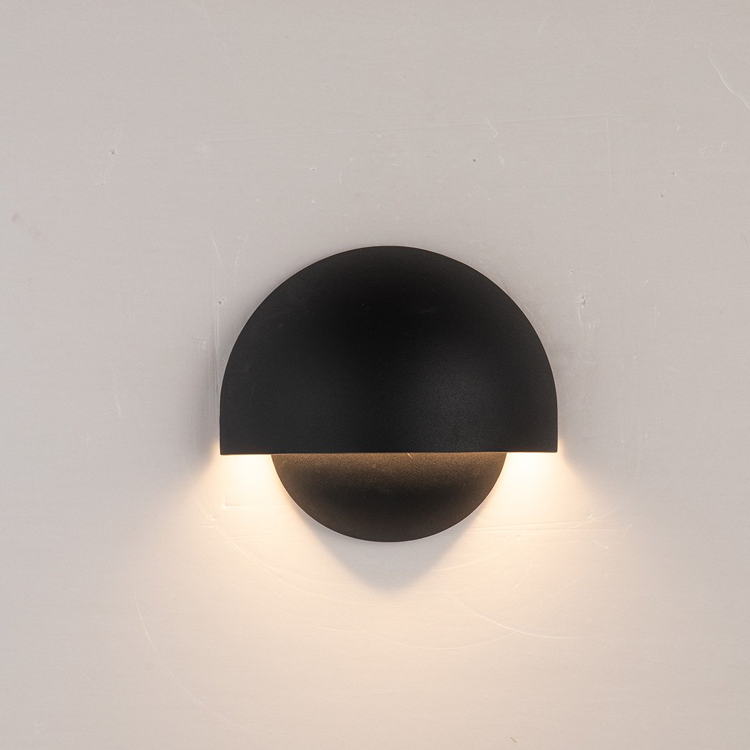 BowLift | LED wall lamp for the garden with a pleasant, warm glow
