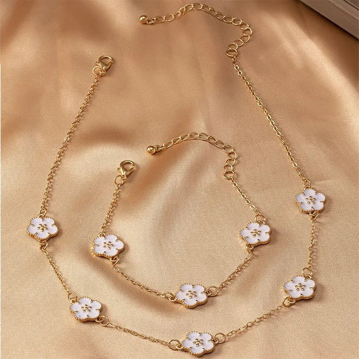 BowLift | White Accented Clover Necklace and Bracelet Set