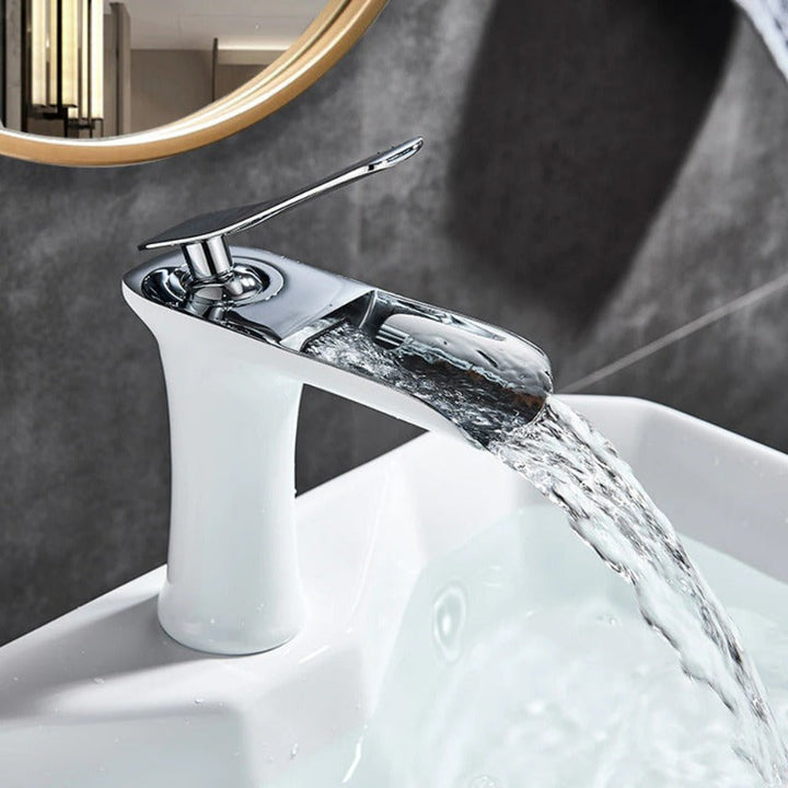 BowLift | Modern Waterfall Bathroom Tap – Stylish Design & Elegant Water Flow