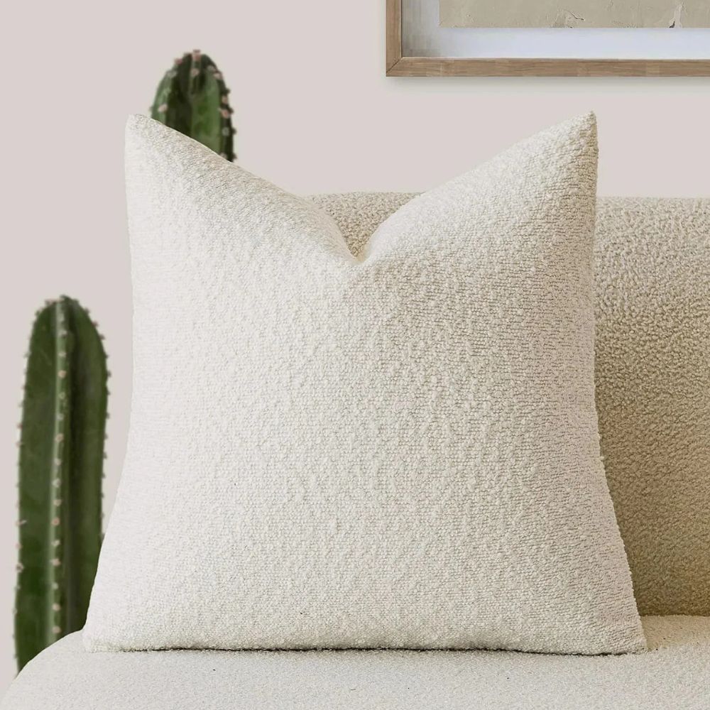 BowLift | Timeless Boucle Cushion Cover