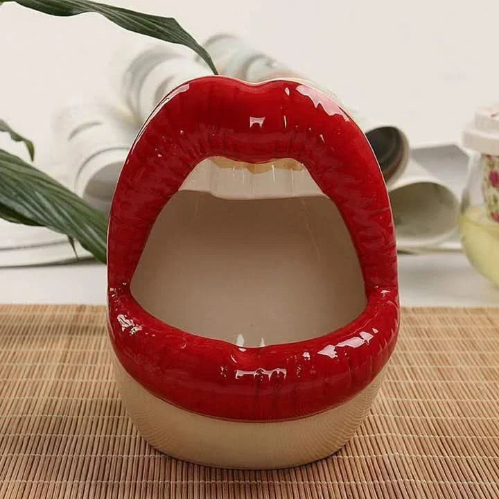 BowLift | Patty - Unique lip-shaped plant pot