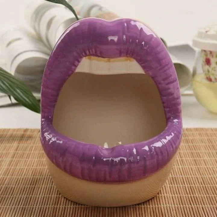 BowLift | Patty - Unique lip-shaped plant pot