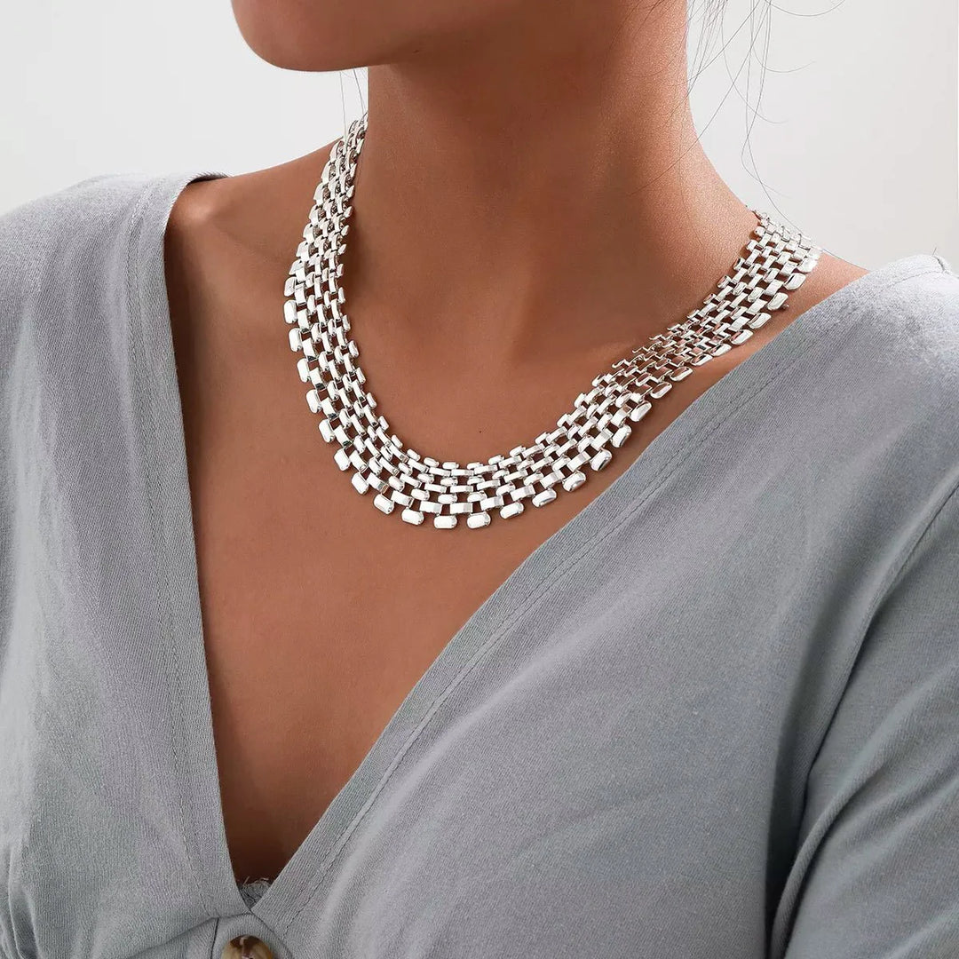 BowLift | Wide Flow Flat Chain Choker Necklace