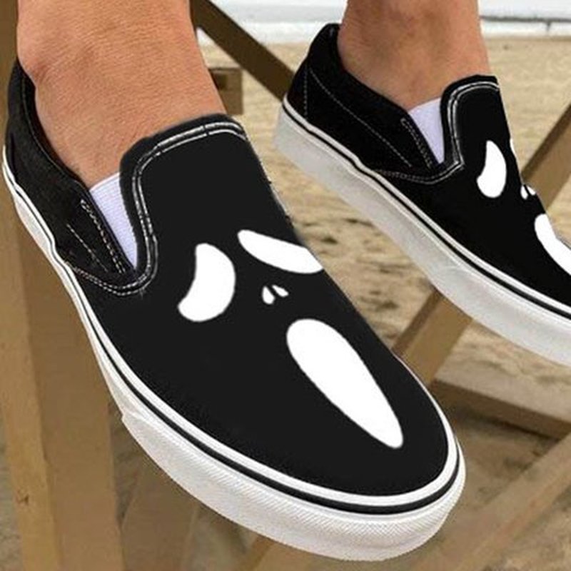 BowLift | Casual slip-ons made of canvas with skull