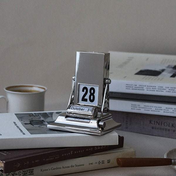 BowLift | Mechanical Design Rotating Calendar