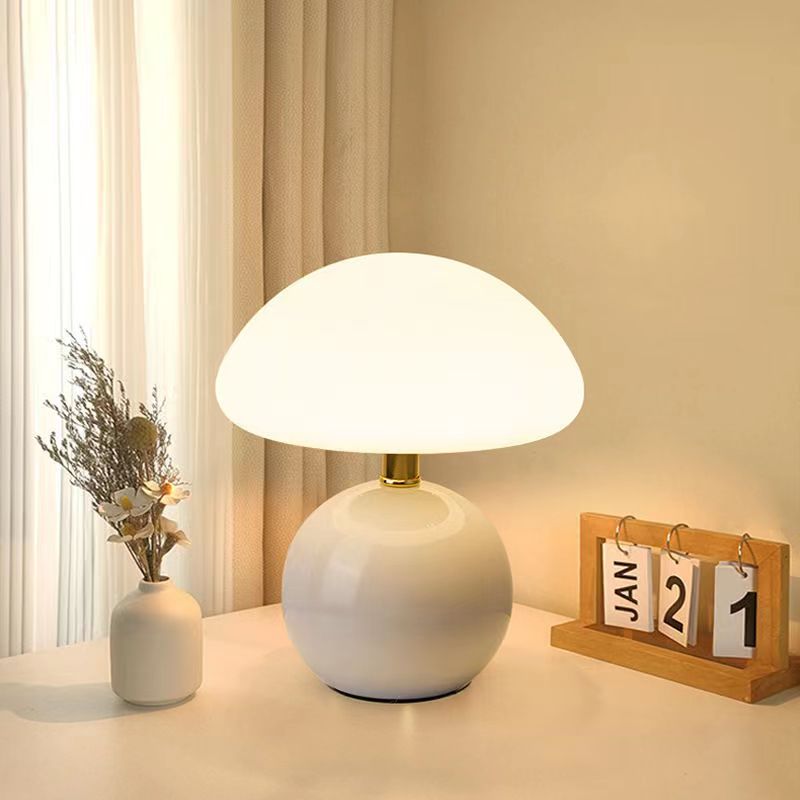 BowLift | Ceramic Table Lamp with Soft Warm Lighting